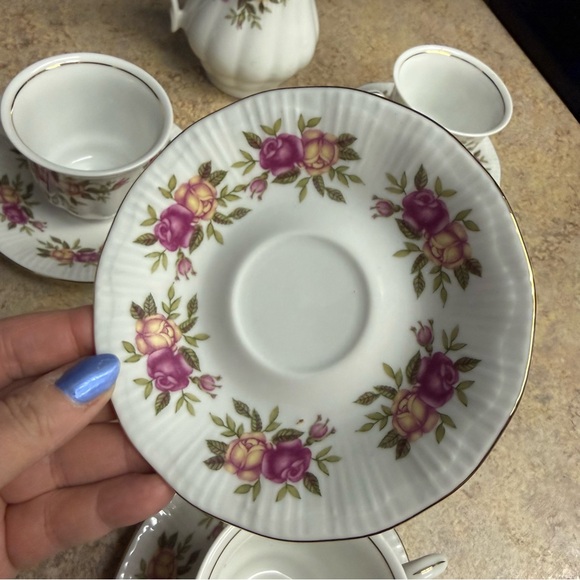 15 piece Vintage English Rose Crystal clear tea set - Picture 9 of 10